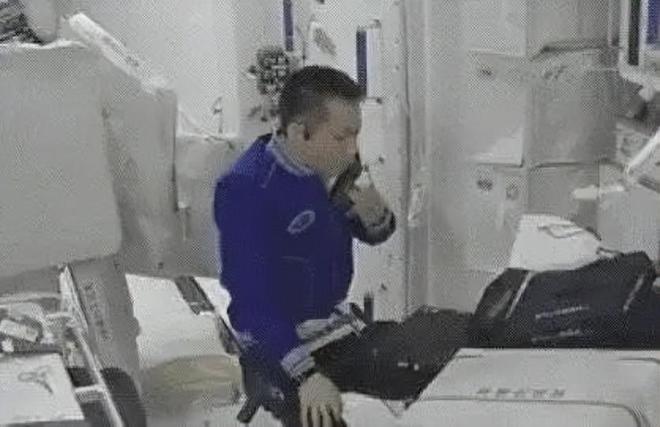 宫：太空餐桌20年的中国功夫PG电子麻将胡了舌尖上的天(图7)